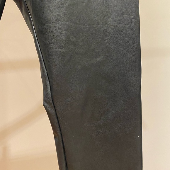 H&M Faux Leather Leggings. Size medium - Picture 7 of 11